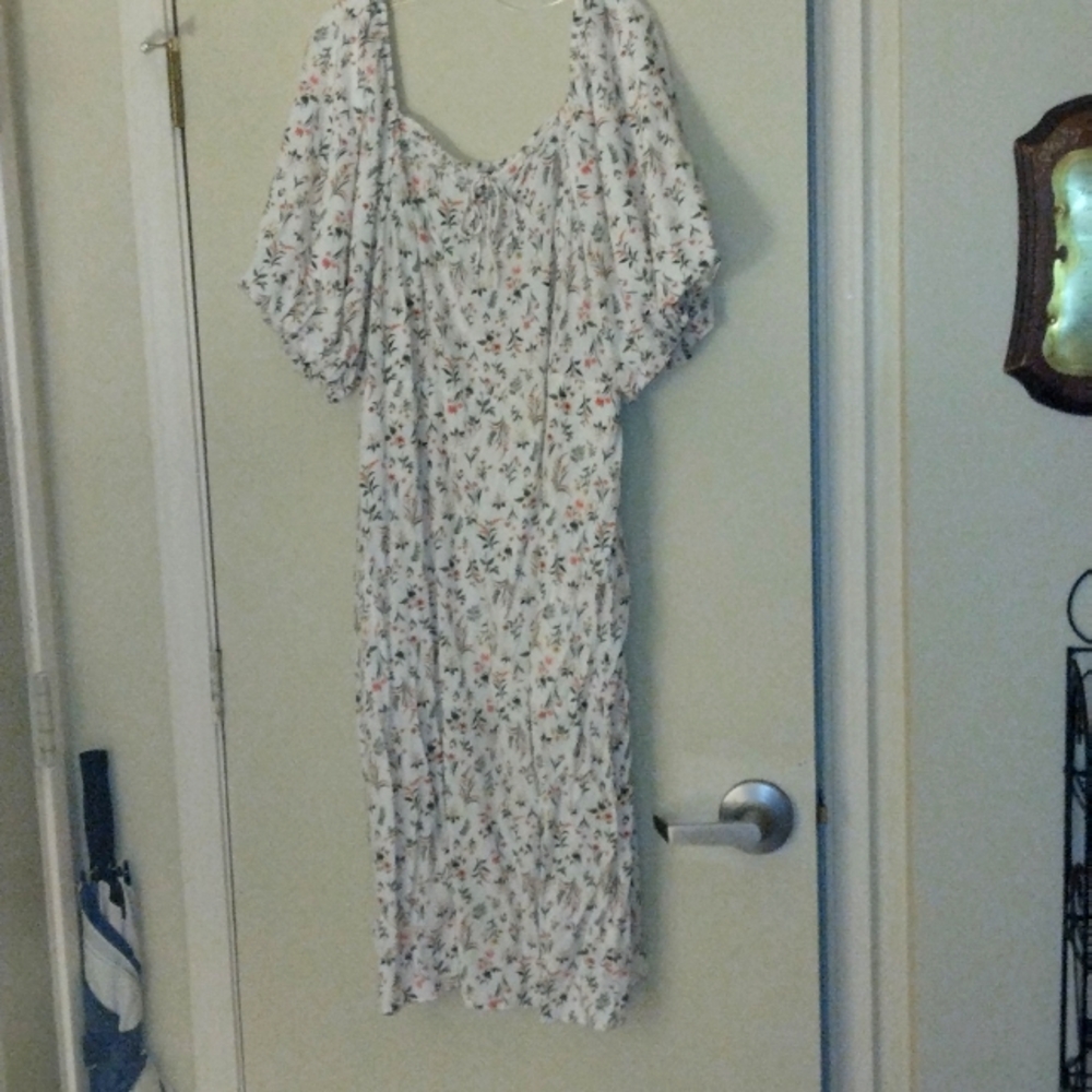 Old Navy, Size 3x, orange and hot pink floral print peasant dress.